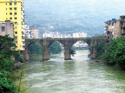 遠眺均濟橋