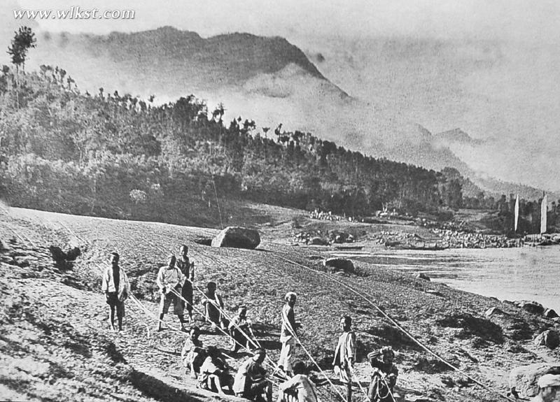拉過激流險灘后，纖夫才有片刻喘息時間(1911年)。