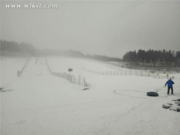 武隆仙女山強降春雪 元宵佳節戲雪滑雪好去處