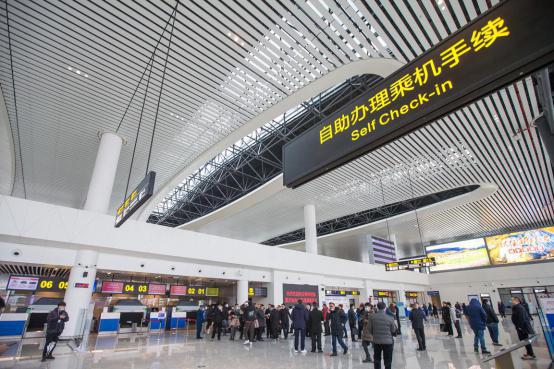 國內唯一一個建在5A級景區的民用機場